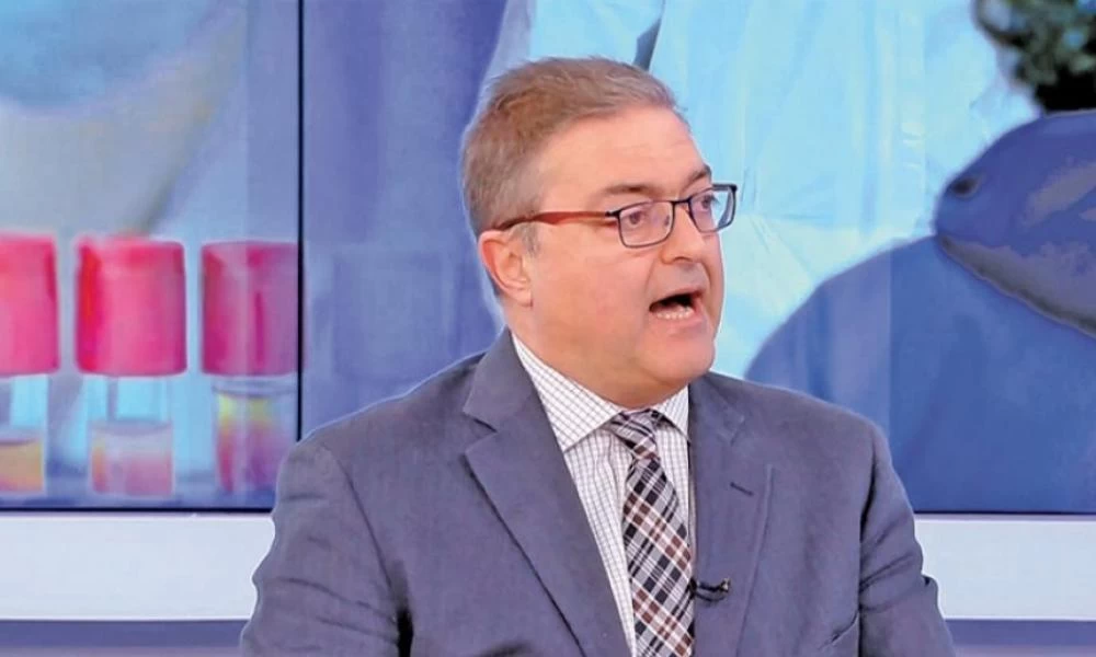 Τα έχει βάλει με τους "αρνητές" ο Βασιλακόπουλος! "Όλοι έχουμε πάρει πτυχίο Ιατρικής από το Facebook"